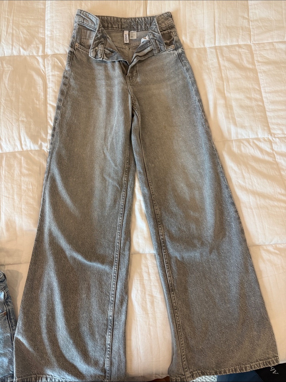Divided Gray Wide-Leg High-Rise Jeans